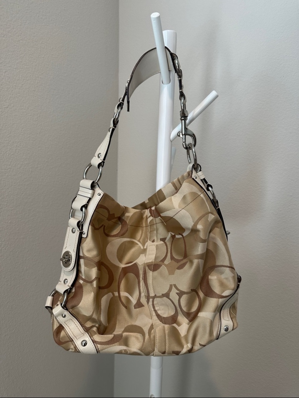 Y2K Coach Carly Tan and Khaki Signature Canvas Hobo - Picture 3 of 8